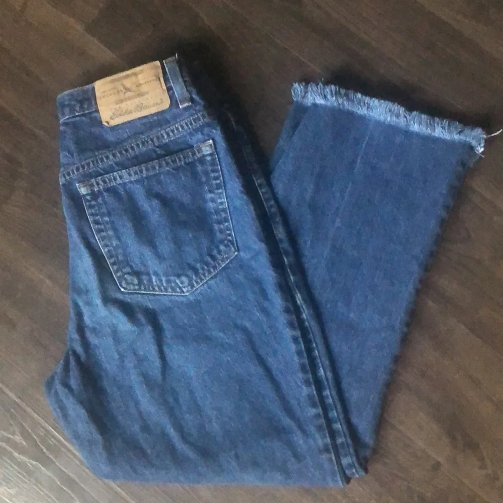 Eddie Bauer Cropped High Waited Jeans with Fray Hem - Picture 2 of 5
